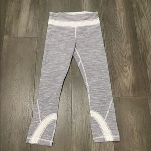Lululemon space gray white Pace Rival crop leggings size 2